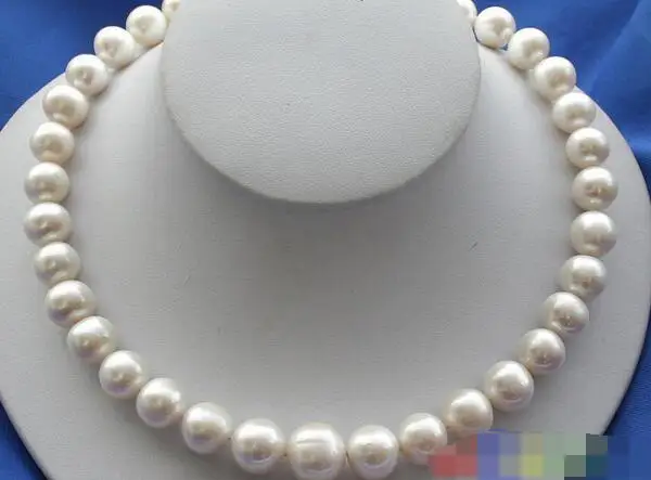 

3933 WHITE ROUND FW PEARL NECKLACE