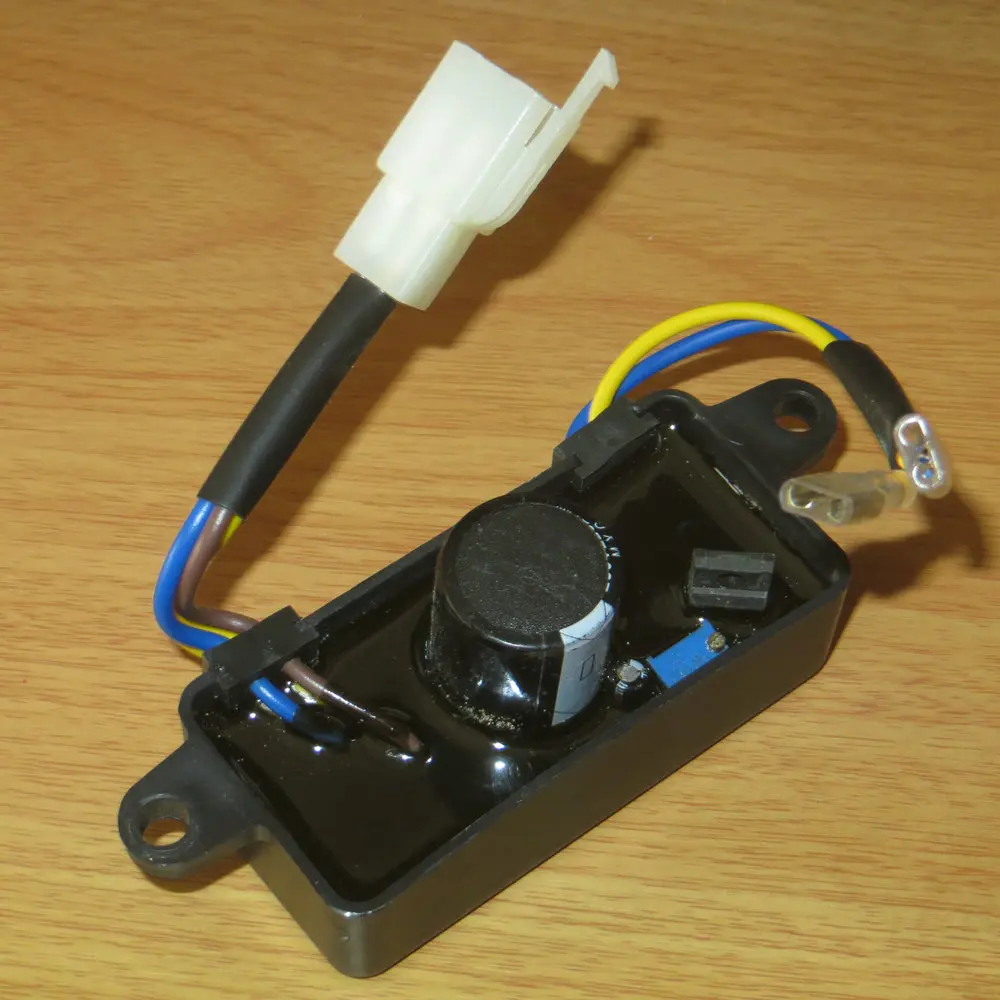 

Rectangle 2.5 KW To 3 KW Automatic Voltage Regulator 3KVA Petrol Generator AVR