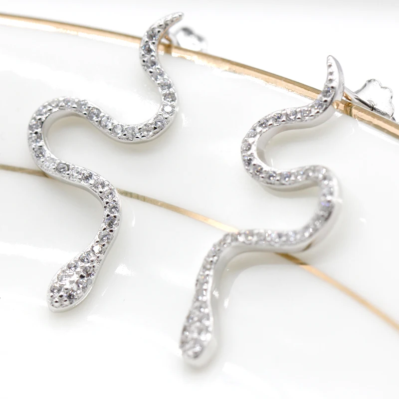 

925 Sterling Silver Stud Earrings Twist Snake Clear CZ Earrings Special Fashion Jewelry for Women Lovers Party Gift