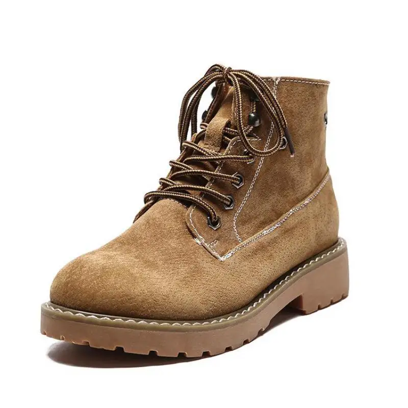 

In 2018, The Leisure New Style Fashionable New Style Boots Women Leisure Boots Genuine Leather Middle Tube Short Boots Flat Wome