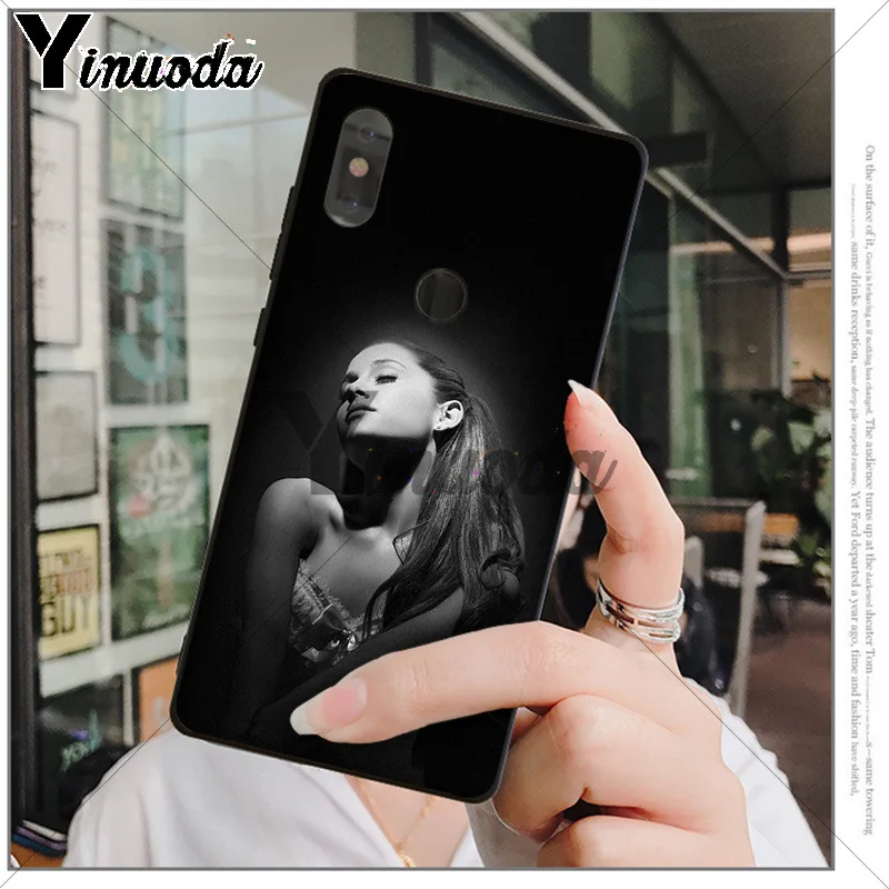 Cat Ar Ariana Grande