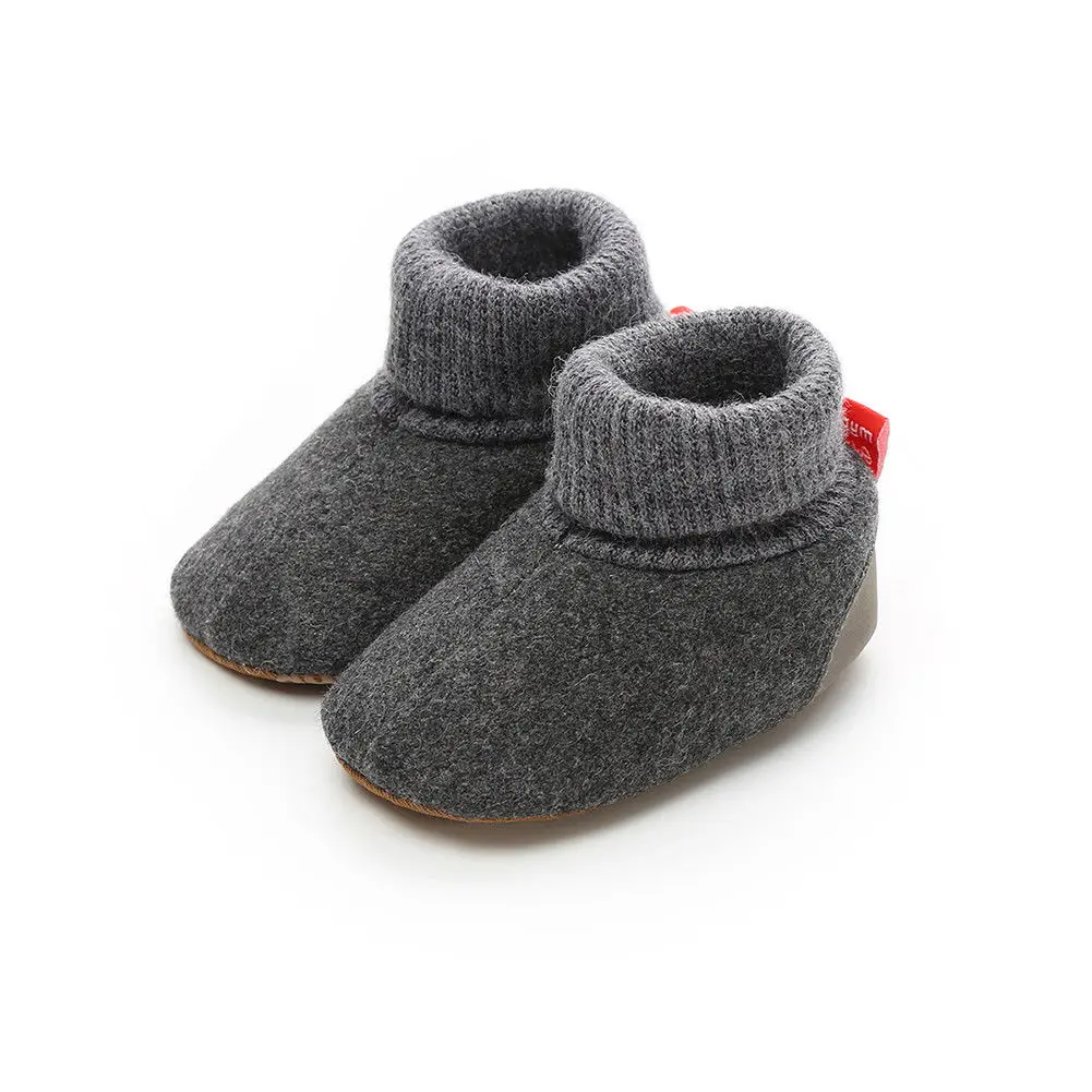 Теплые зимние ботинки для новорожденных мальчиков и девочек; детские тапочки из полиэстера с мягкой подошвой; обувь для кроватки; подходит для детей от 0 до 18 месяцев - Цвет: Серый
