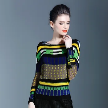 

Plaid printed long sleeved ruffled tshirt female slim European and American fashion casual T-shirt pleats tshirt free shipping