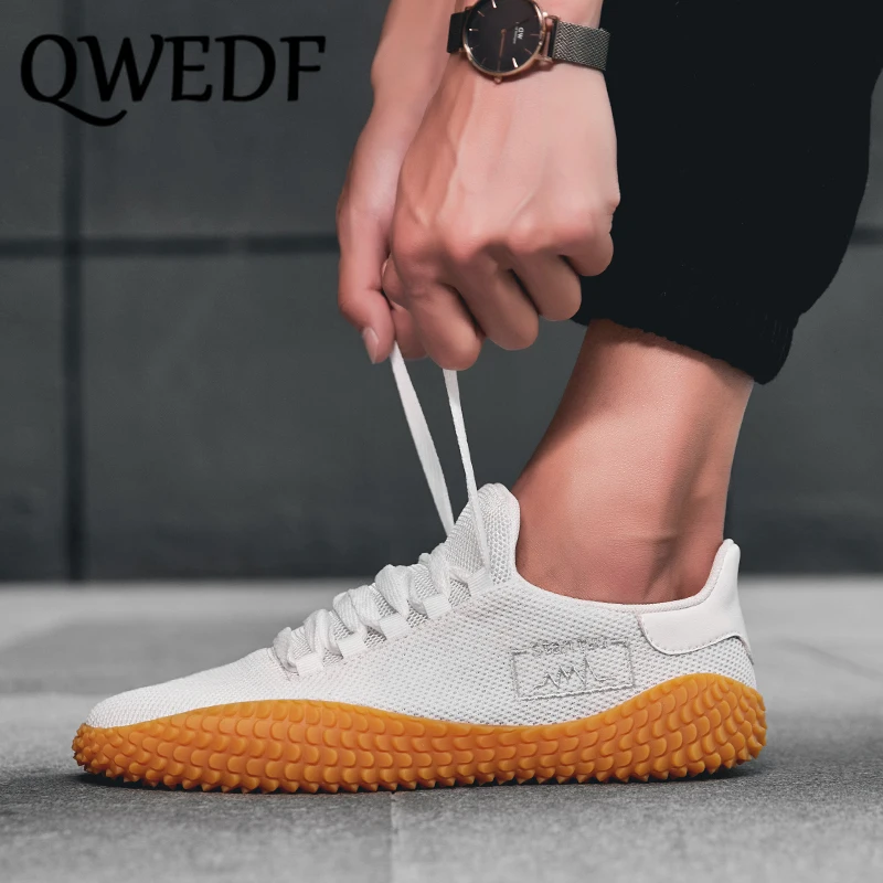 

2019 Spring Summer Ultra-light Sneakers for Men Fashion Mesh Breathable Vulcanized Shoes Male White Shoes Size 39-44 GA-41