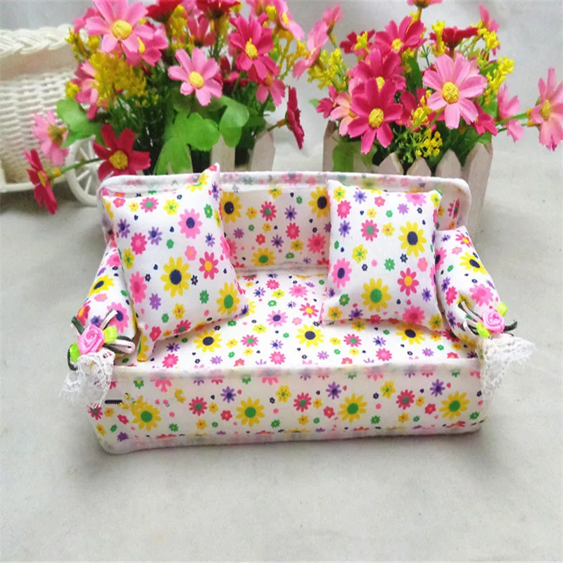 

Mini Sofa Toy Flower Print Baby Toy Plushed Stuffed Toys Furniture Sofa + 2 Cushions for Doll House Accessories Doll Couch