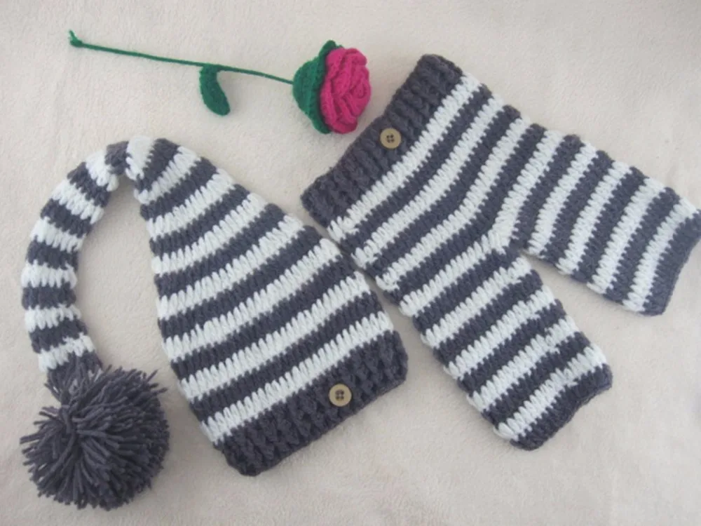 H842 grey striped hat Crochet baby pants suit1
