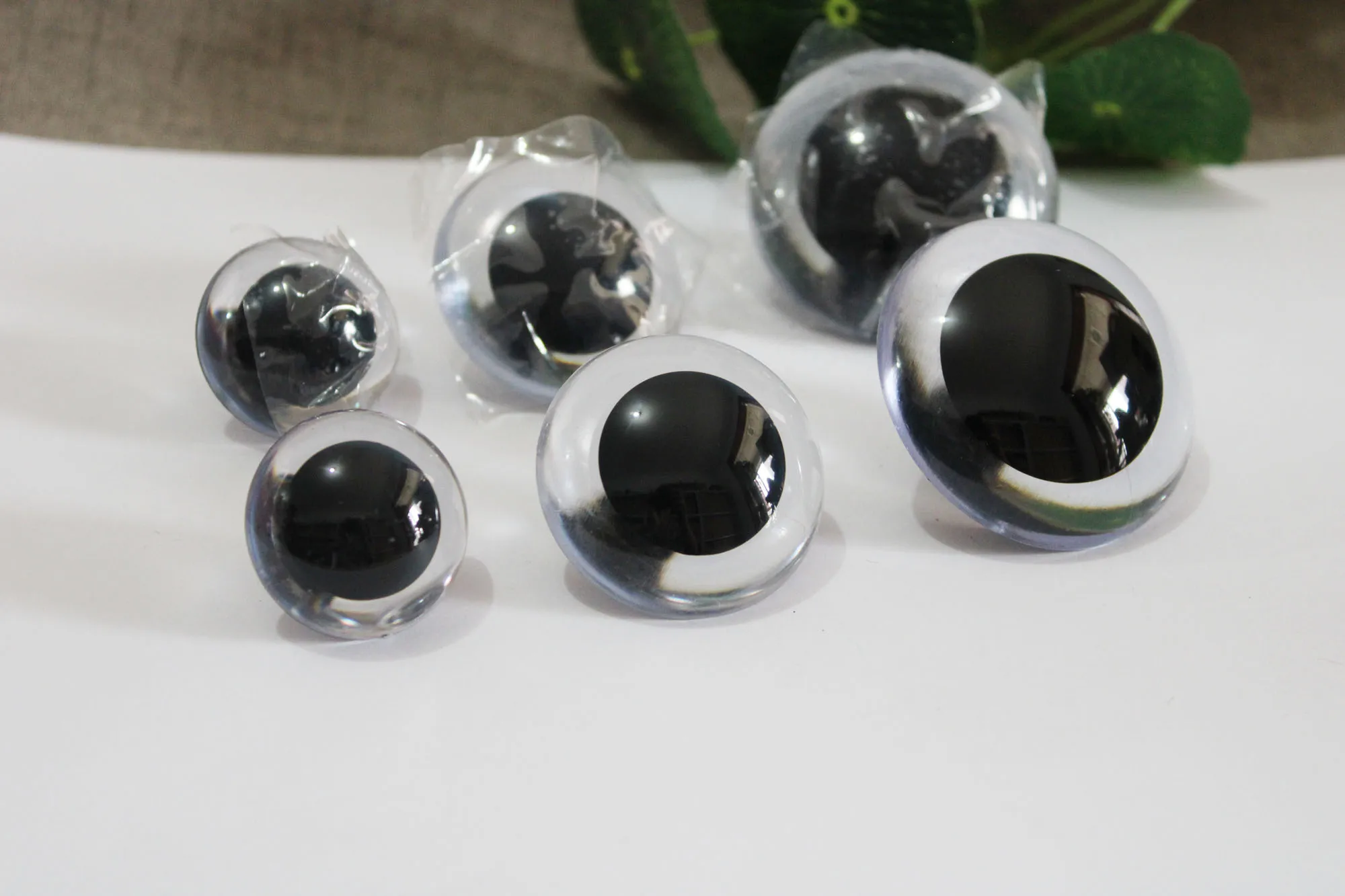 

1pair/lot 30mm/40mm/50mm big size round shape clear plastic safety toy eyes with white hard washer