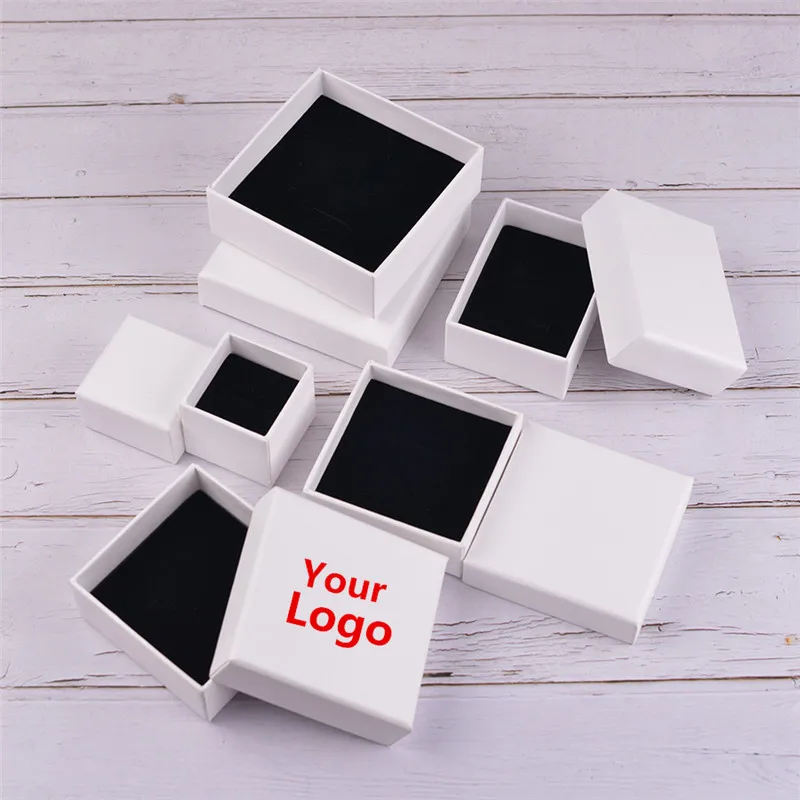 100 шт./лот, высокое качество, роскошная белая/коричневая/черная/серебряная бумажная коробка для упаковки ювелирных изделий, кольца, напечатанный логотип торговой марки на заказ