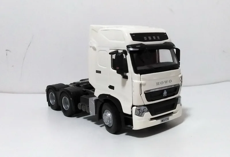 Коллекционная литая игрушка модель 1:36 грузовика из сплава SinoTruk HOWO T7H трактор Trailor