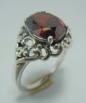 

The queen temperament fashion Roman style Personality trend ring for women
