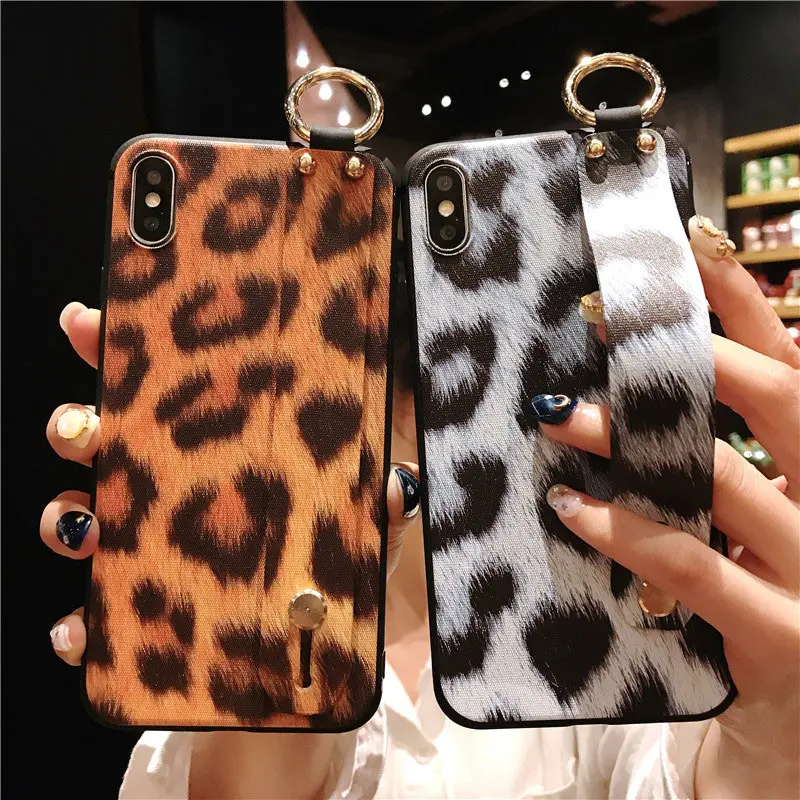

UBERAY Leopard Print Phone Case For iphone XS Max XR X Case For iphone 6 6s 7 8 plus Back Cover Wrist Strap Soft TPU Cases