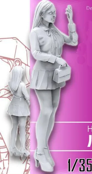 

1/35 Resin Figure Woman Taking Pictures 1pc Model Kits