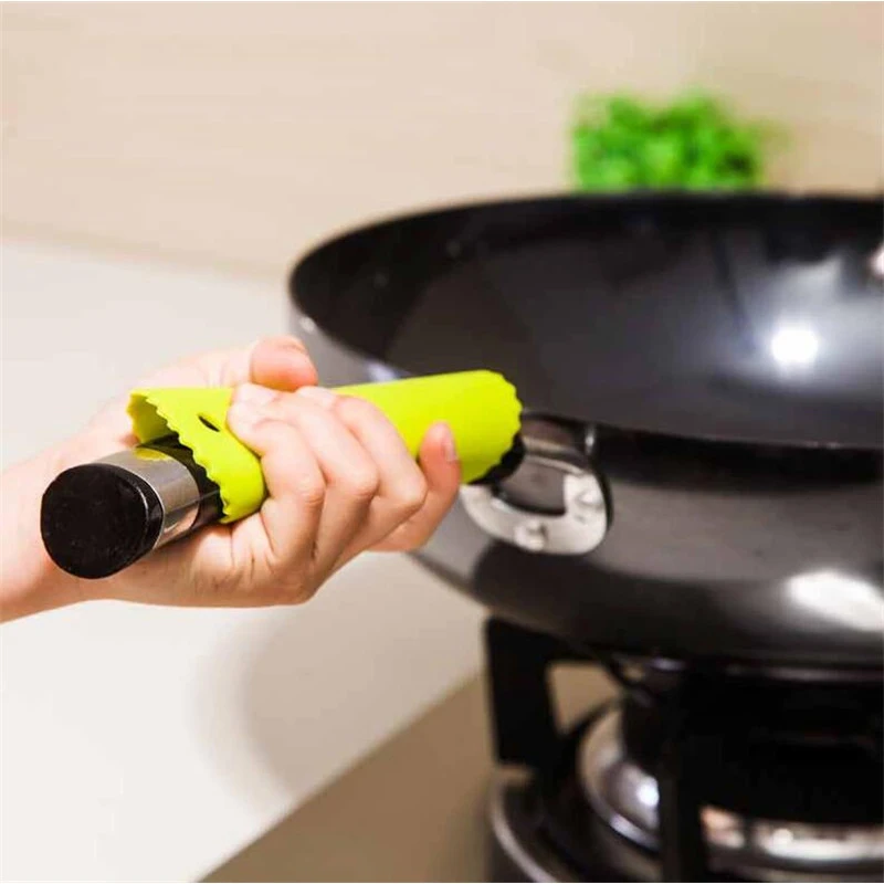 Silicone-Garlic-Peeler-Practical-Utility-Kitchen-Gadget-Garlic-Stripper-Tube-Peeling-Garlic-Peeling