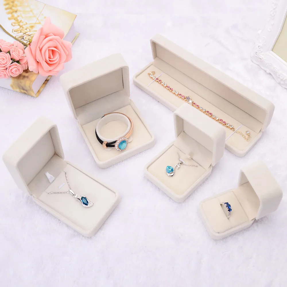 New Velvet Jewelry Box Presentation Gift Jewellery Ring Necklace