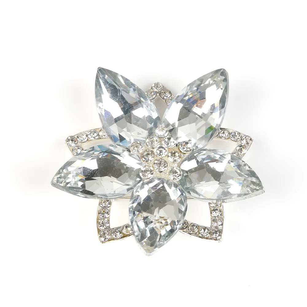 

Vintage Five Petals White Flowers Brooch Plated Crystal Rhinestones Pins Diameter 6cm Jewelry for Lady Banquet Party