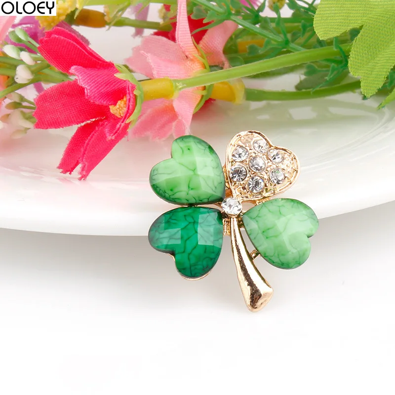 

OLOEY 2019 Light Green 4 Leaf Clover Crystal Irish Shamrock Brooch Lapel Collar Pins for Men or Women Party Party Decoration