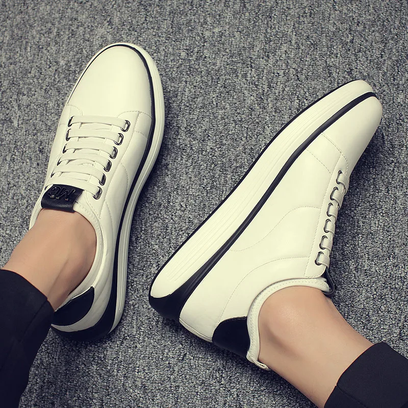

European Summer New White Skateboarding Shoe Sports Men Flat Male Han Edition Men Movement Lok Fu Shoes Leather Mode Men Shoes