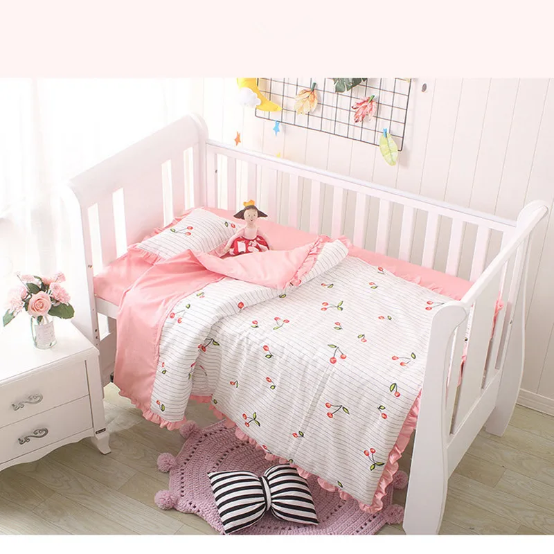 3 шт. Детские Постельное белье хлопок узор Розовый кроватки принцессы из хлопка для новорожденных Постельное белье Детская кровать Стёганое одеяло крышка плоский лист Подушка