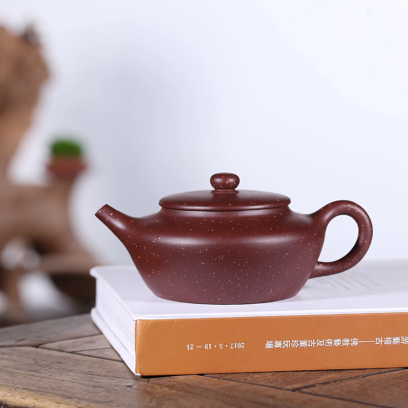 

Manual Jia Yifang In Purple Mud Of Han Flat Pot Kungfu Online Teapot Tea Set Wholesale A Piece Of Generation Hair Directly