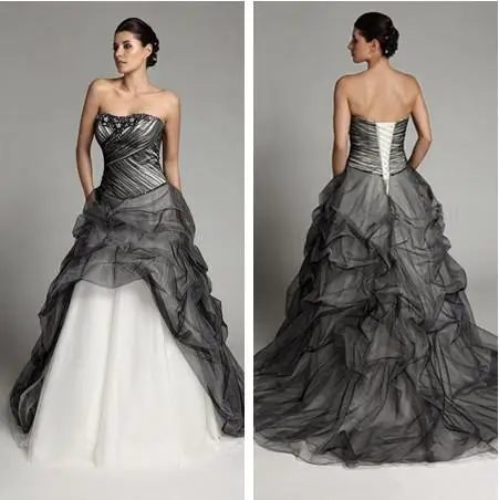 2017 New White and Black Wedding Dresses Sweetheart Sleeveless Applique Beaded Ruffles Sweep Train Tulle Princess Wedding Gowns W101