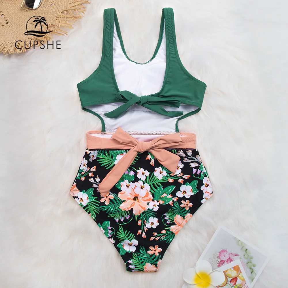 Billig CUPSHE Fräulein U Hibiscus Print Einteiliges Badeanzug Sexy Spitze Up Gürtel Frauen Monokini 2020 Mädchen Strand Badeanzug bademode