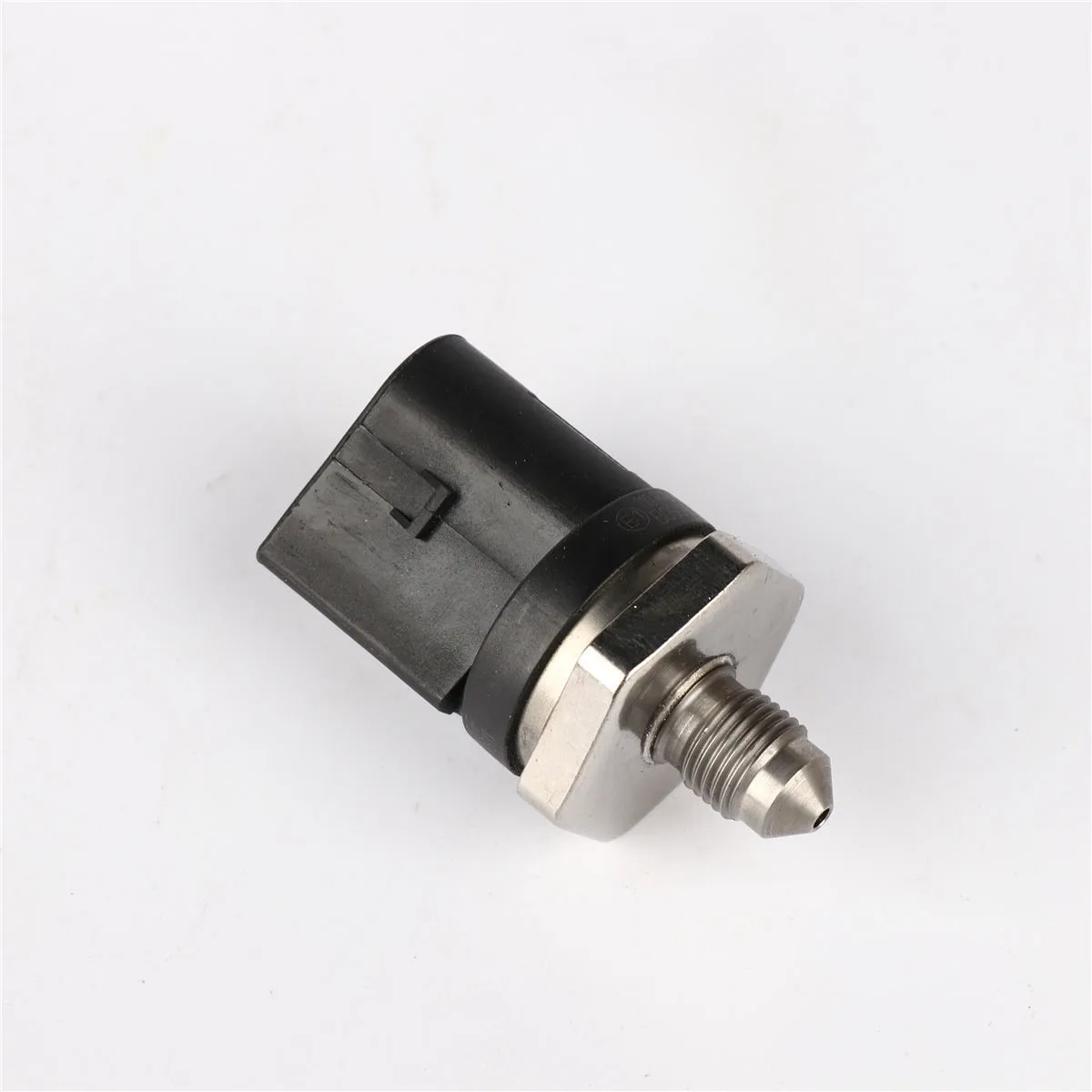 

1Pcs Genuine Fuel Pressure Sensor For VW Jetta 2013-2019 06H 906 051 F