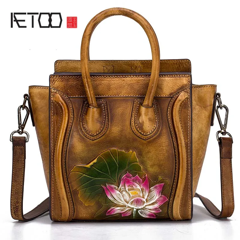 

AETOO 2018 New 3D Embossed Fashion Ms. Portable Messenger Bag Hand-wiping color Trend National style Lotus handbag women bag