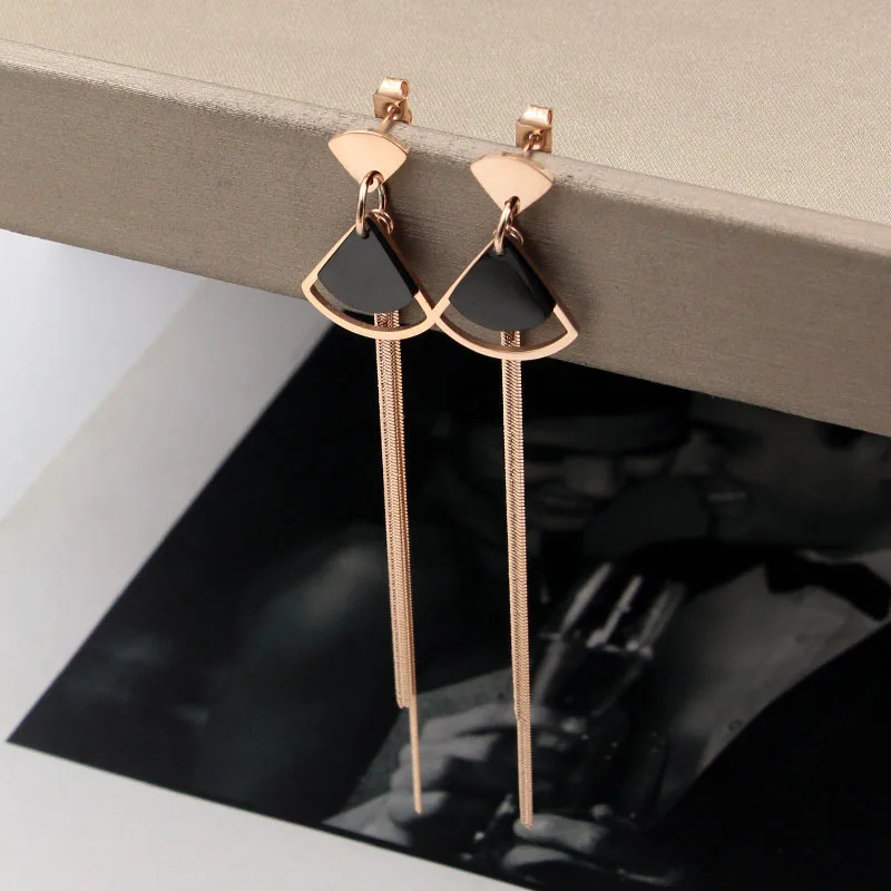

Titanium steel earrings, fan-shaped black rose gold snake bone chain tassel earrings, fashion jewelry wholesale