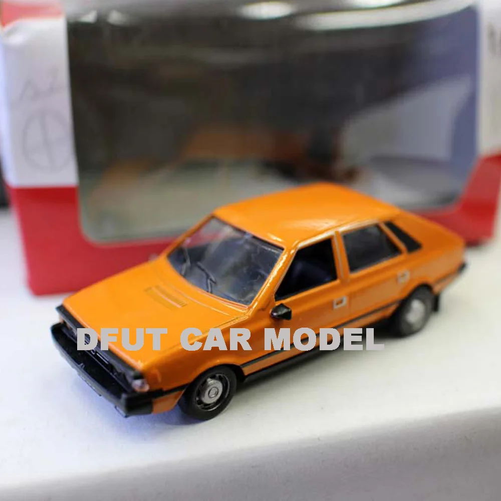 Литой под давлением автомобиль из 1:43 сплава FSO POLONEZ модель детских игрушечных