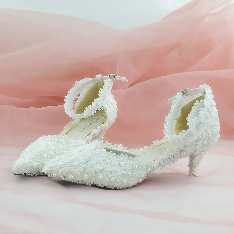 Белые кружевные цветы, высокие каблуки, обувь с украшением в виде кристаллов, обувь с заостренным носком, ручной работы Для женщин обувь, свадебные туфли, сандалии, пряжки, свадебные S