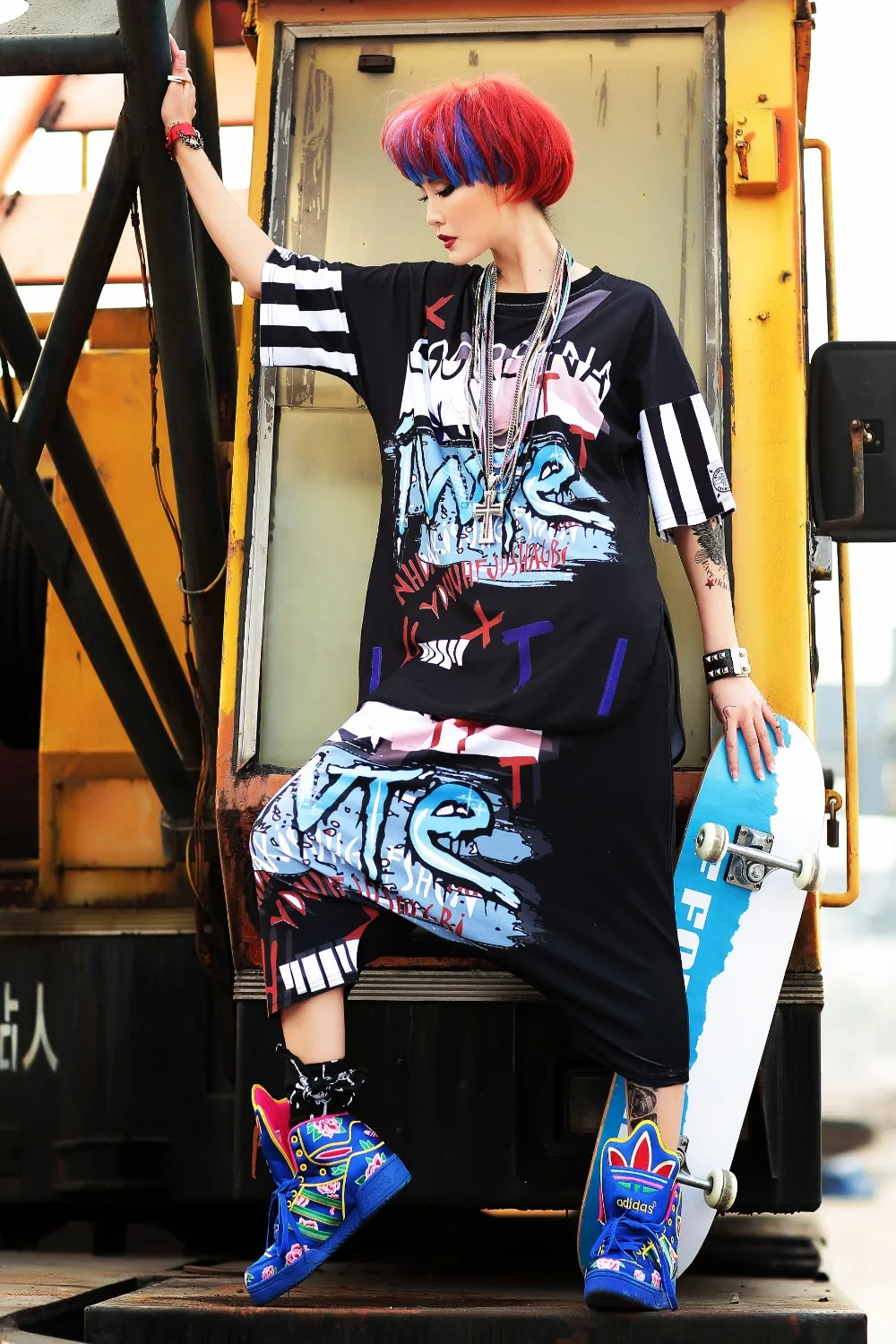 

2018 Fashion 2 Pieces Set Runway Tracksuit Twin Set Women Sets Hip Hop Dance Clothes Printed T Shirts Tops And Pant
