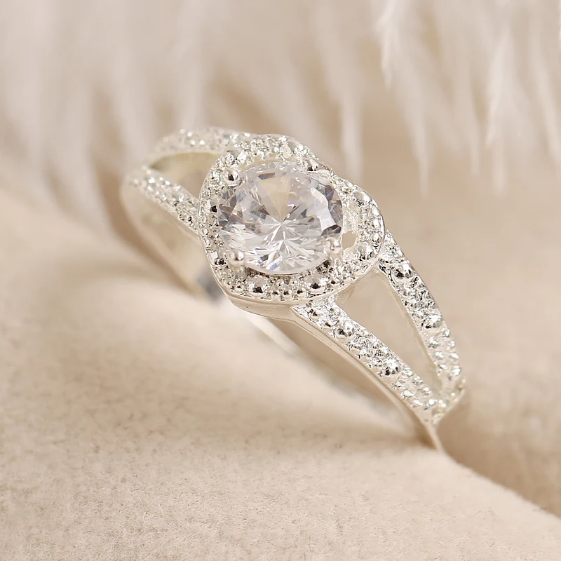 

Fashion Crystal Heart Shaped Wedding Rings Women's Zircon Engagement Rings Glamour Jewelry Heart Rings Size 6 7 8 9 Hot Sale