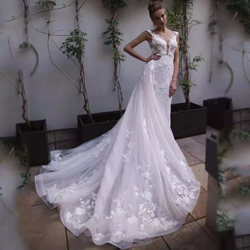 

Sexy Illusion V-Neckline Bohemian Beach Sheath Wedding Dresses 2019 Detachable Train Layers Tulle Chic Lace Bridal Gowns