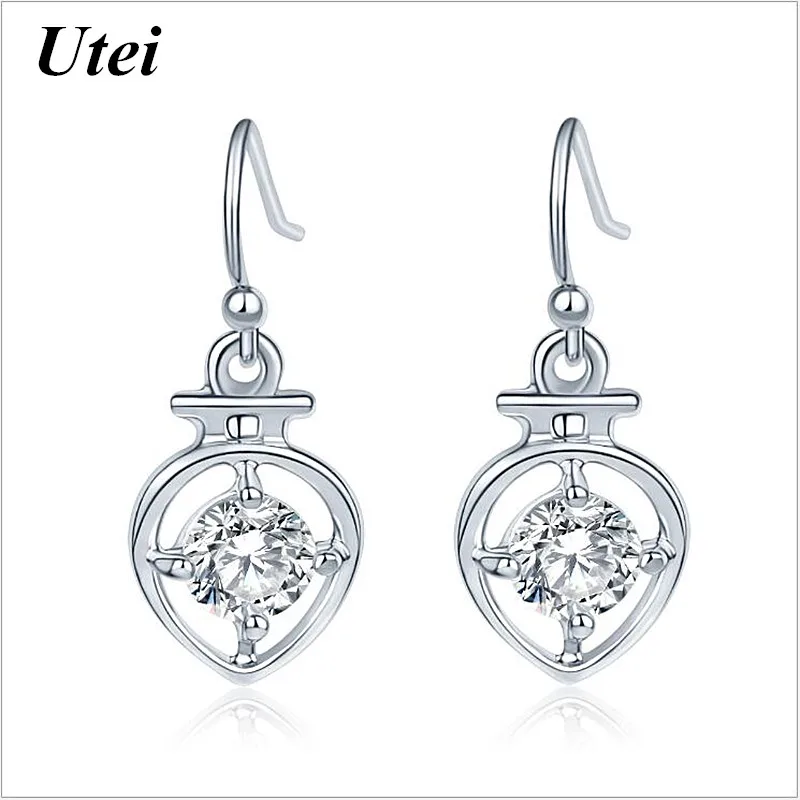 

Lovely Heart Shaped Elegant Cubic Zirconia Heart Earrings Party Weddiing Earrings For Girls
