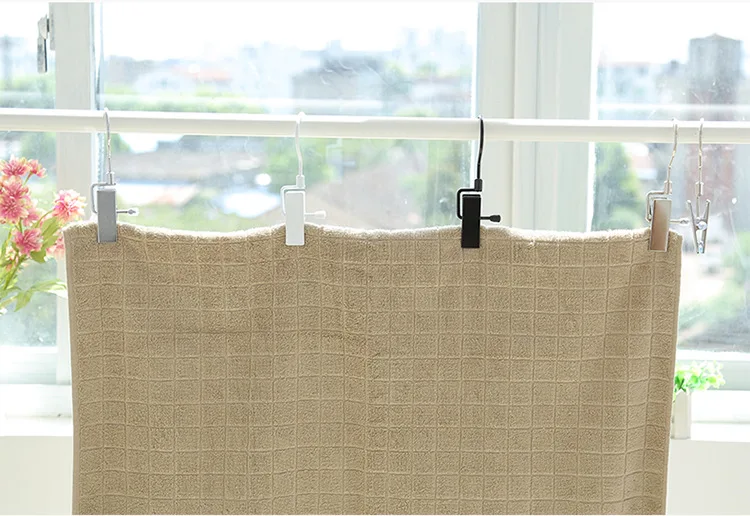 3297122926_386875979