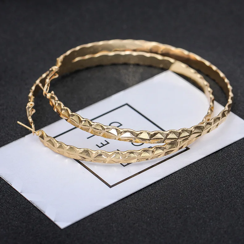 10888410610_797415602