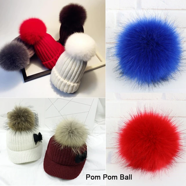 Women :: Accessories :: Hats :: Ladies Button Pom-Pom Hat