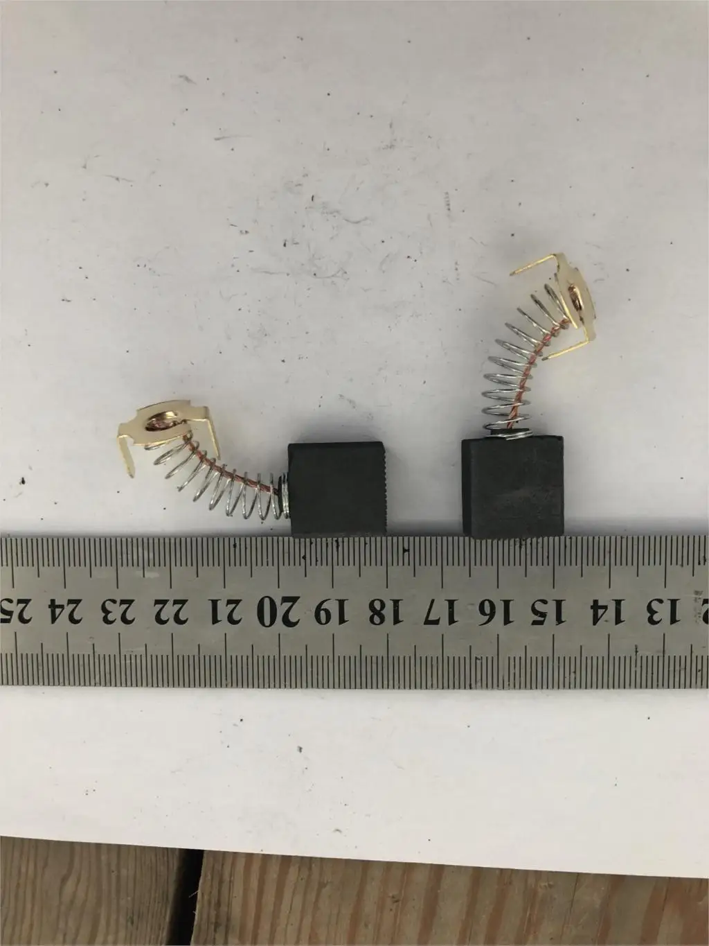 2 шт. мм 9/32x9/1" мм x 23/32" 18 мм x мм 17 мм x 7 мм Электрический двигатель графит углерода расчёски для волос LF1
