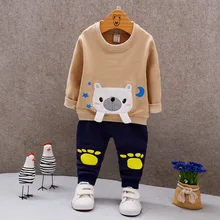 Модная весенняя одежда для маленьких девочек комплект Новинка года для маленьких девочек хлопковая одежда с длинным рукавом Костюмы Комплект 2 предмета детская одежда с героями мультфильмов