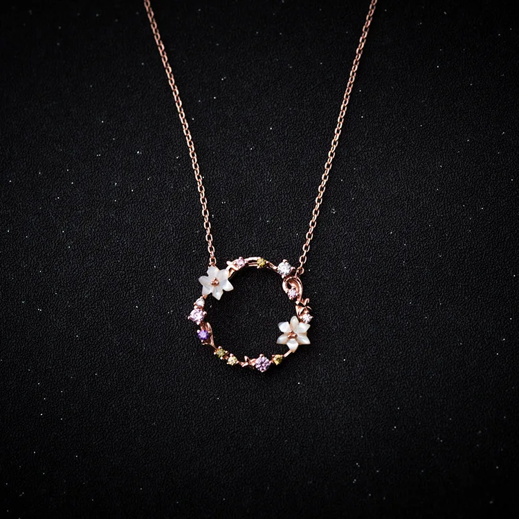 

Japanese Light Luxury 925 Silver Natural Shell Flower Lucky Wreath Necklace Female Clavicle Chain