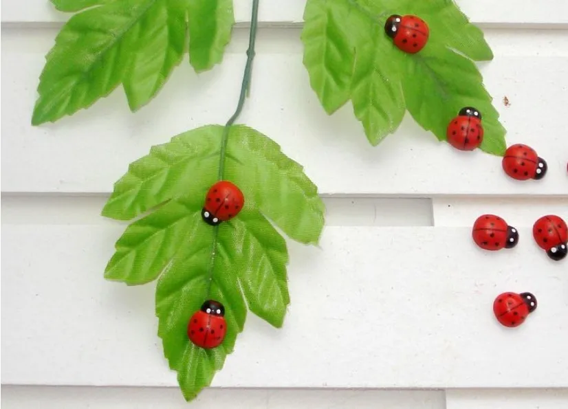 1pack/lot Red Mini Wooden Ladybug Sponge Self-adhesive Stickers Baby Fridge For Scrapbooking About 100pcs QW870039 | Дом и сад