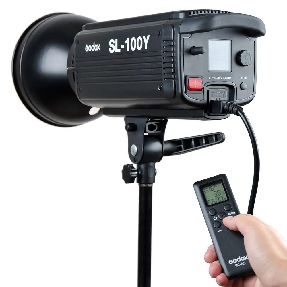 Godox-SL100Y-3300K-LED-Studio-Light-Continuous-LED-Video-Light-Lamp-Bowens-Mount-With-DSLR-Camera (2)