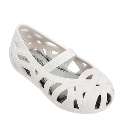 Новые сандалии для девочек мягкая кожа ПВХ девушка обувь плоская подошва пористых Дышащие детские сандалии Эластичная лента детская обувь - Цвет: white