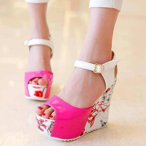 broad heel sandals
