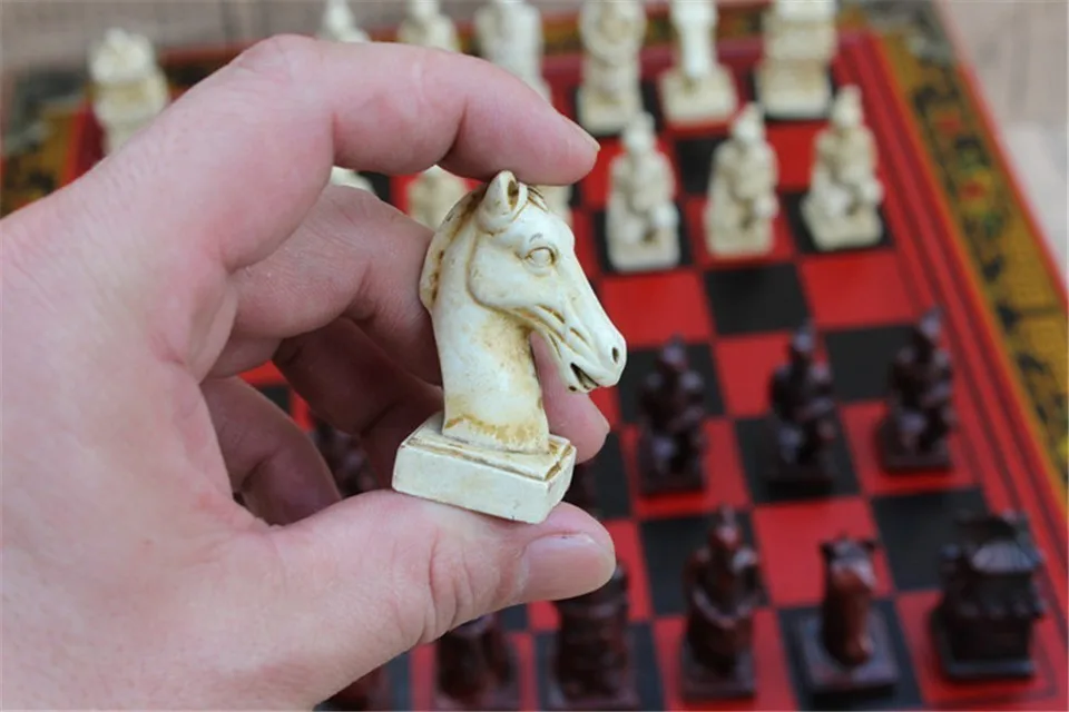 Hot Antique Chess Medium Desktop Stereo Chess Soldiers Resin Chess Pieces Wooden Board High Quality Gift Easytoday