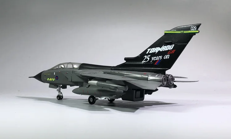 WLTK военная модель 1/100 масштаб RAF Panavia Tornado GR4 боец литой металлический самолет модель игрушка для коллекции, подарок, дети