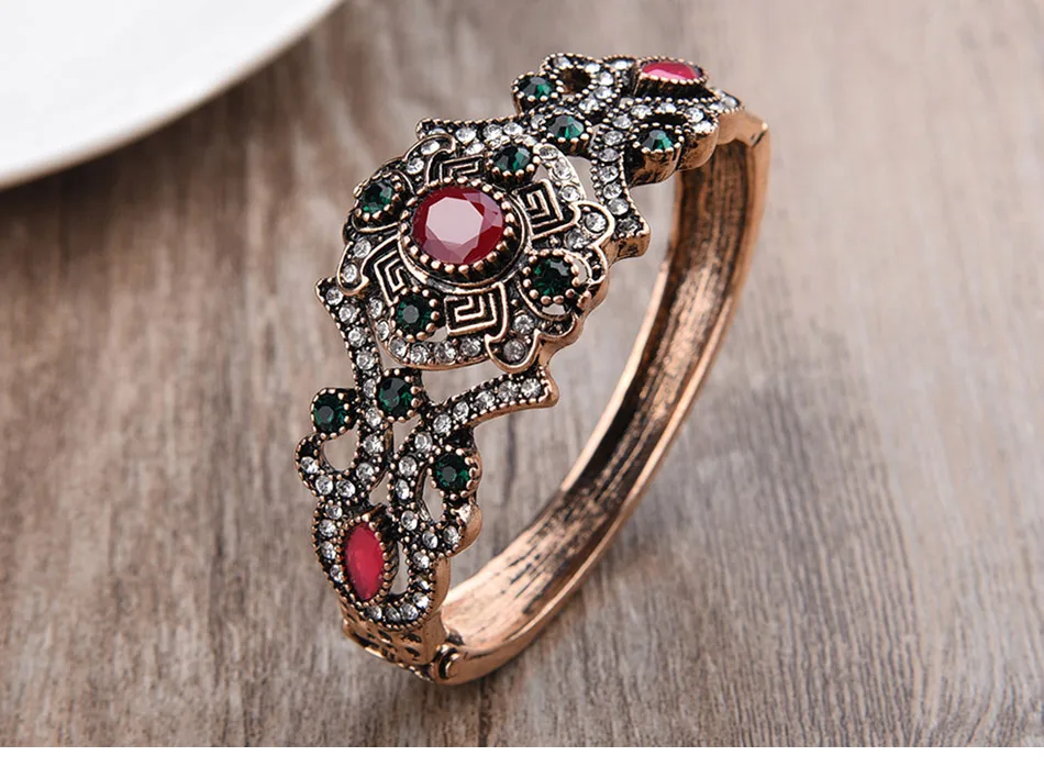 turkey-vinateg-cuff-bracelet_04