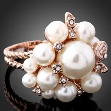 Oferta especial, venta al por mayor, camiseta nueva calidad, cuentas de perlas de diamantes de imitación, anillos llamativos, joyería, regalo para mujer 825