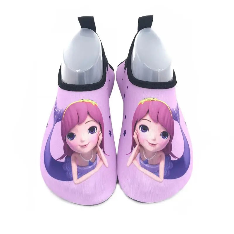 1 زوج الاطفال الكرتون السباحة الأحذية الصبي فتاة جوارب مضادة للانزلاق الشاطئ بركة تصفح لا امتصاص المياه خفيفة الوزن السباحة التبعي