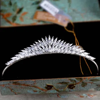 

Simple Korean high-grade zircon bride crown birthday party dress Jewelry Wedding crown hair accessories